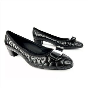 Salvatore Ferragamo Vara Mer Quilted Black Leather Bow Heel Pumps US 5.5